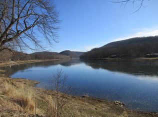 1592 Fishermans Cove Rd, Polk, PA 16342