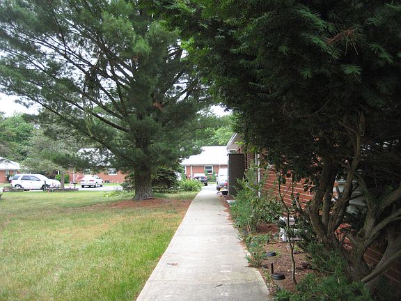 3rd image of 258 Laurel Place #C
