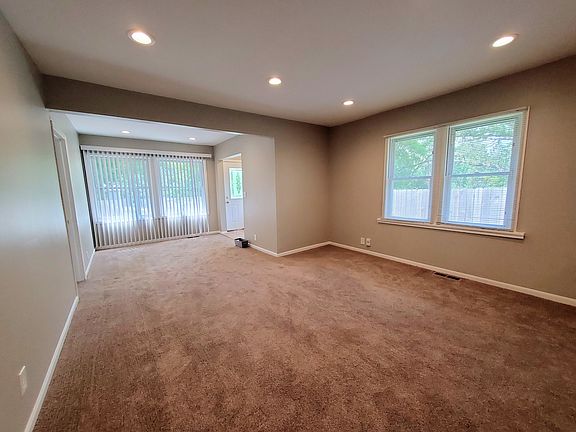 4th image of 26781 N Morey St
