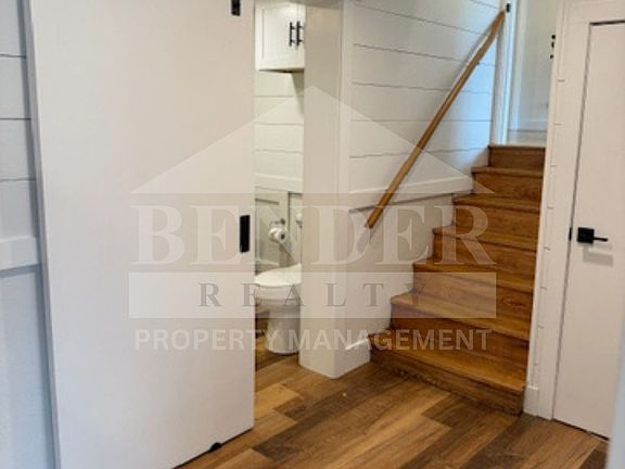 4th image of 540 20th St NW