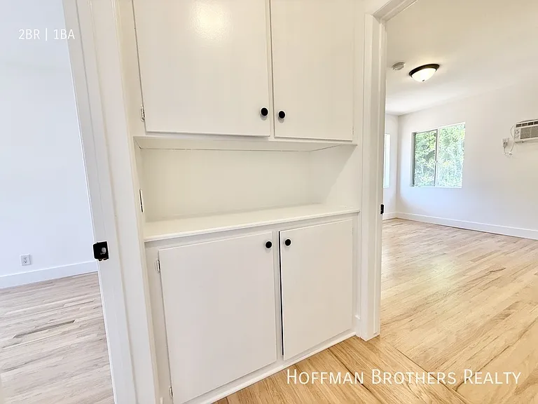 11153 La Maida St — Photo 9