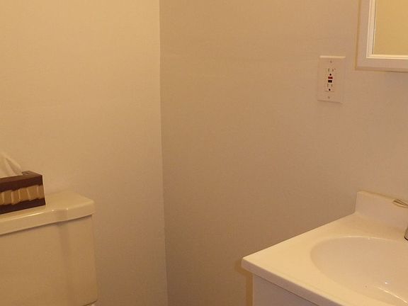 LL Half Bath