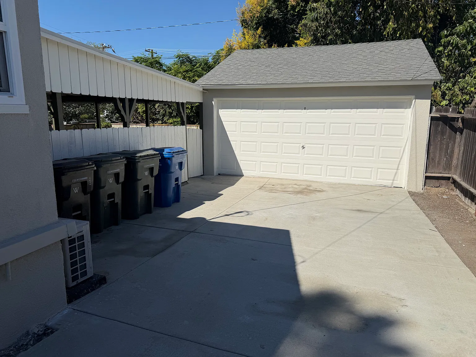 2 bed, 896 sqft, $2,950 — Photo 2