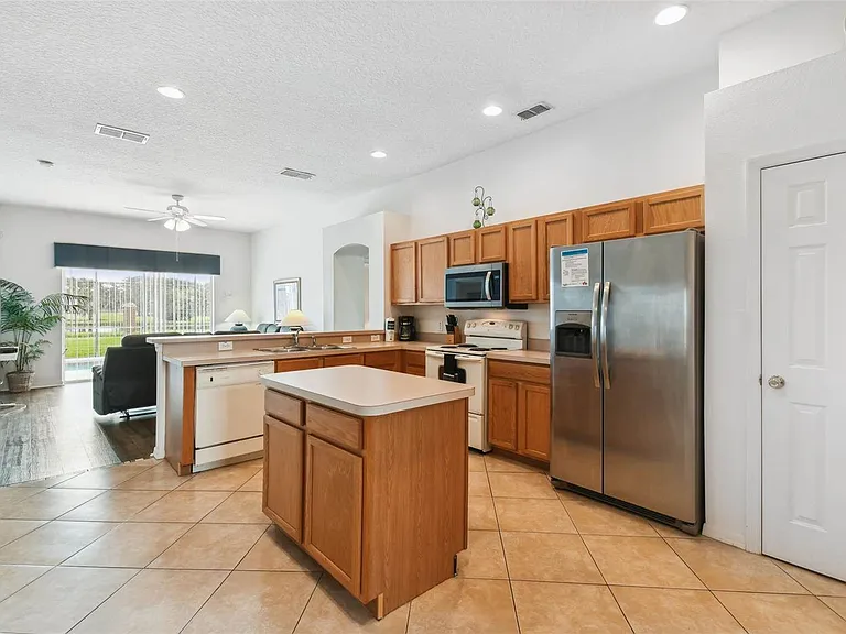 640 Chadbury Way — Photo 36