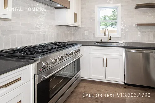 8400 W 93rd St — Photo 16