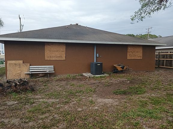 4th image of 1921 Gillespie Ave