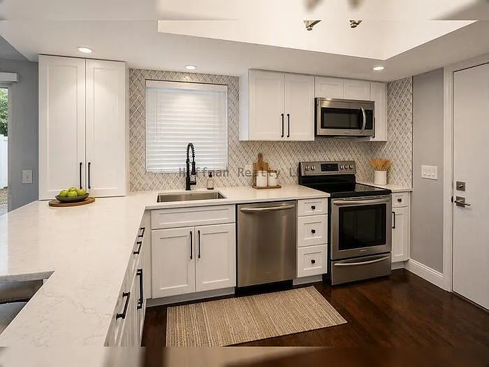 2 bed, 2.0 bath, 1438 sqft, $3,195 — Photo 4