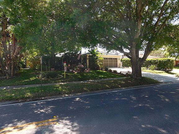 4th image of 1303 Meres Blvd
