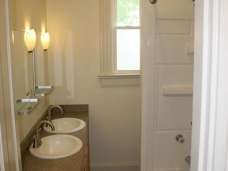 425 Southview Ave #2 — Photo 2
