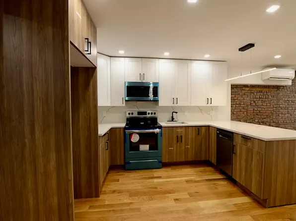 520 9th Avenue image 3 of 16