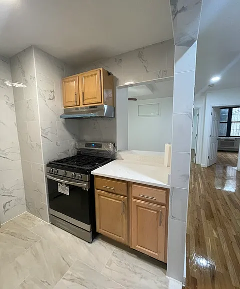 124 15th St #1 — Photo 9