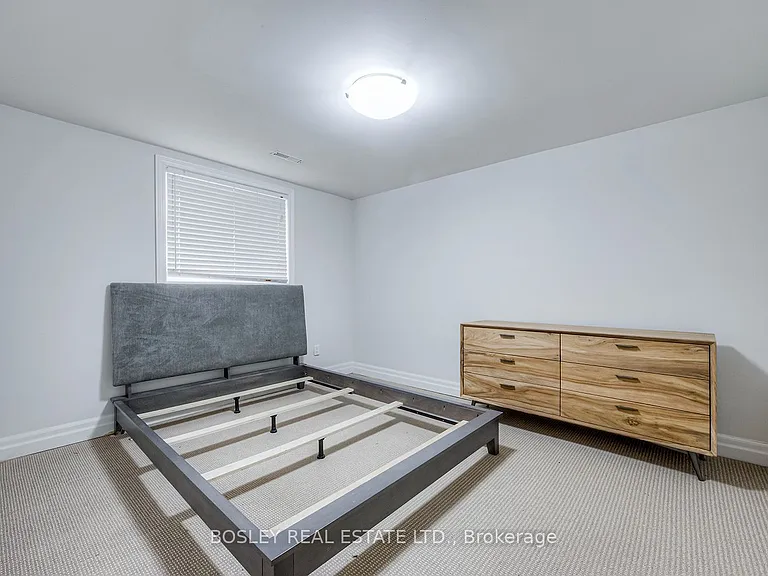 98 Sherwood Ave — Photo 41