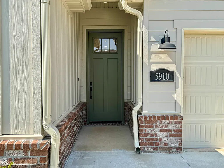 5910 SW Desert Ave — Photo 4