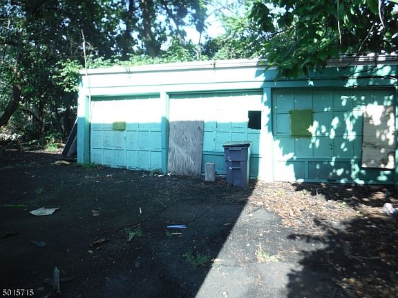 3rd image of 109-111 Aldine St