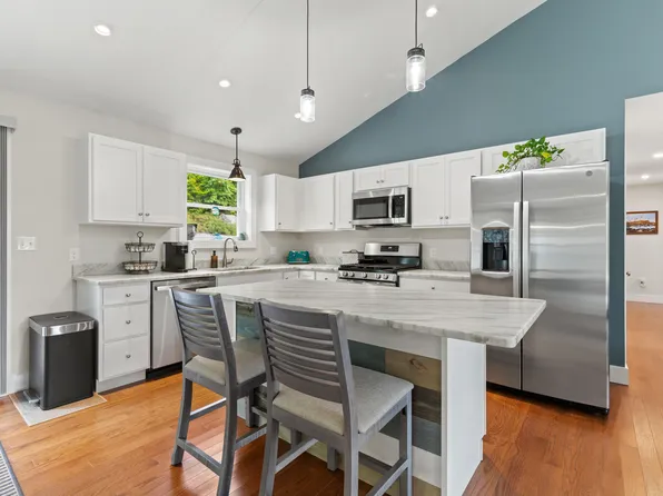 13 Elliot Lane, Casco, ME 04015