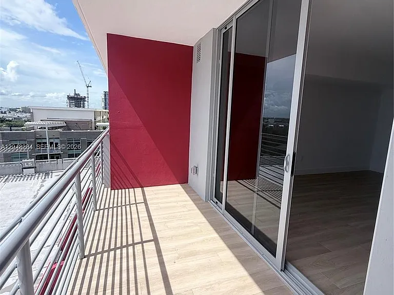 90 NE 32nd St #718 — Photo 13
