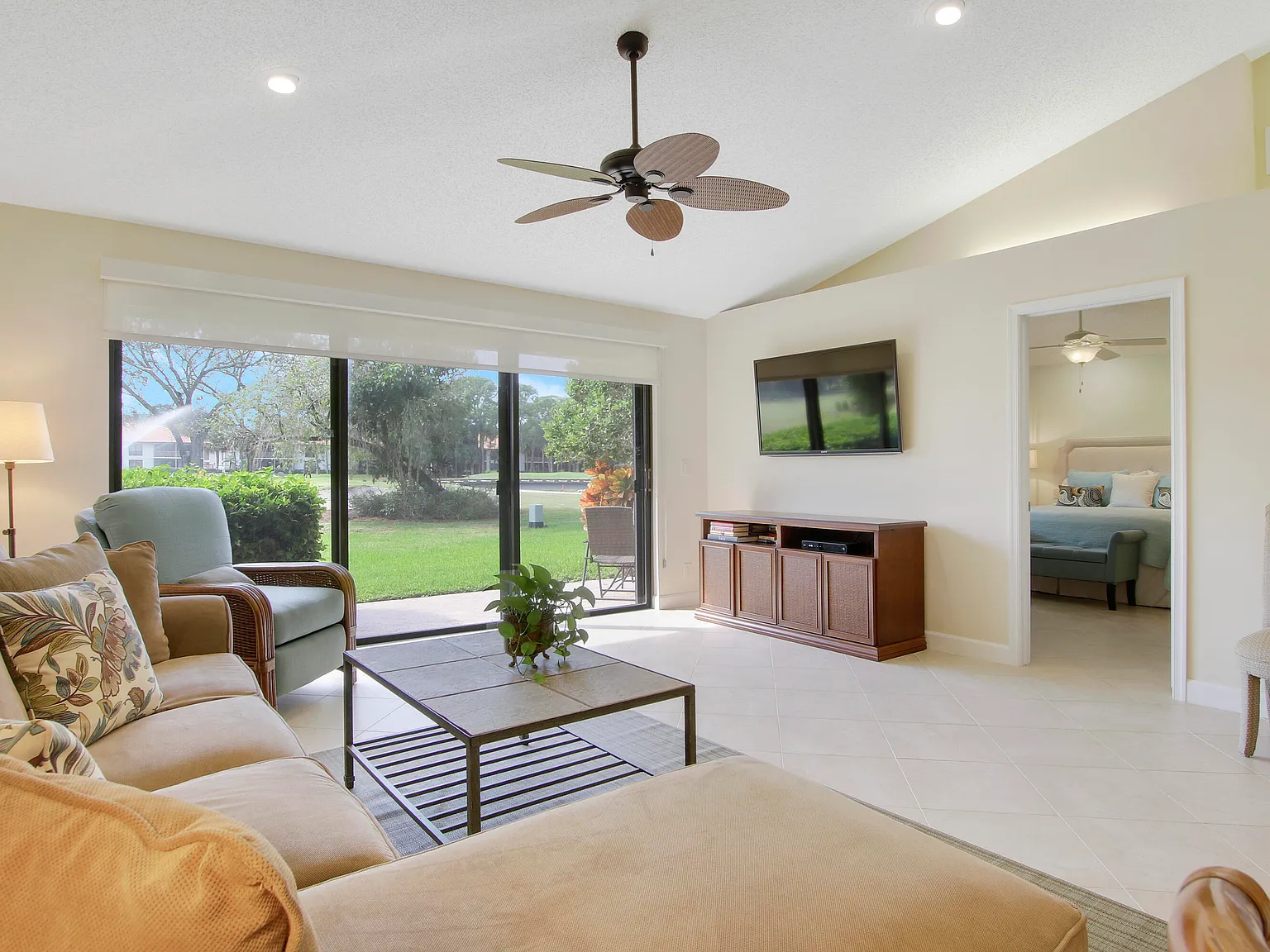 2 bed, 2.0 bath, 1135 sqft, $10,000 — Photo 4