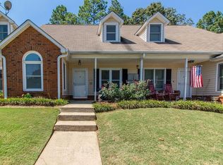 1002 Sasha Ln, Roswell, GA 30075