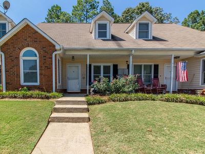 1002 Sasha Ln, Roswell, GA, 30075