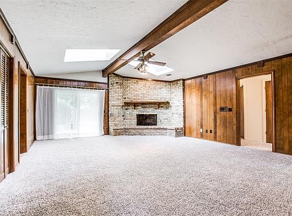 3rd image of 2512 Westridge Dr