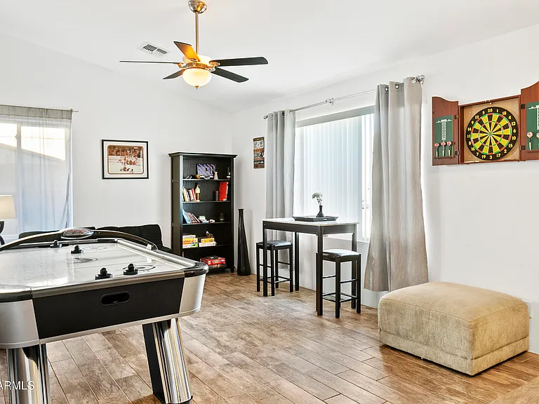 2707 E Louise Dr — Photo 12