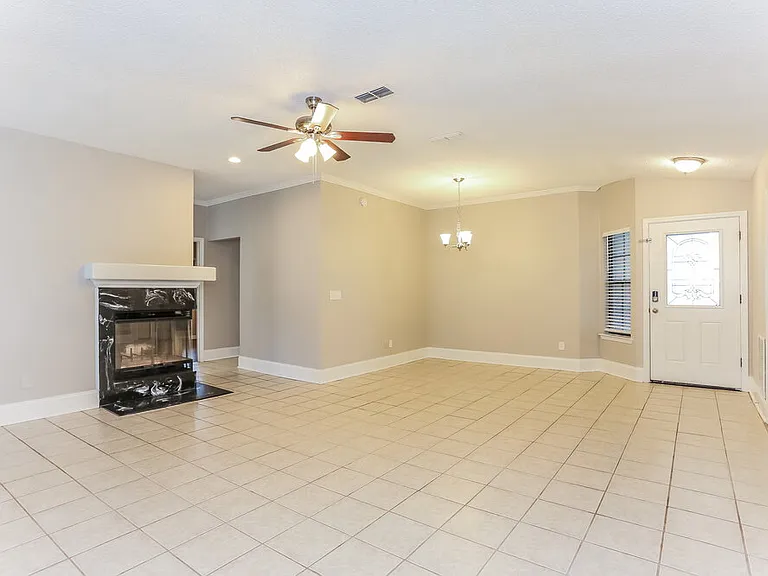 248 Carriann Cove Trl W — Photo 3