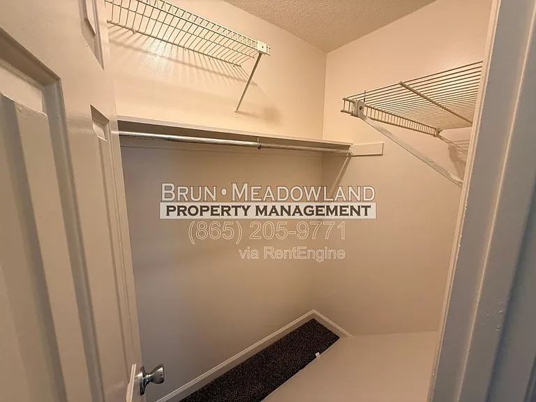 9116 Parktop Ln #B — Photo 26