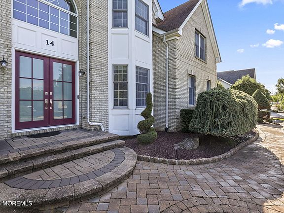 3rd image of 14 Green Springs Way