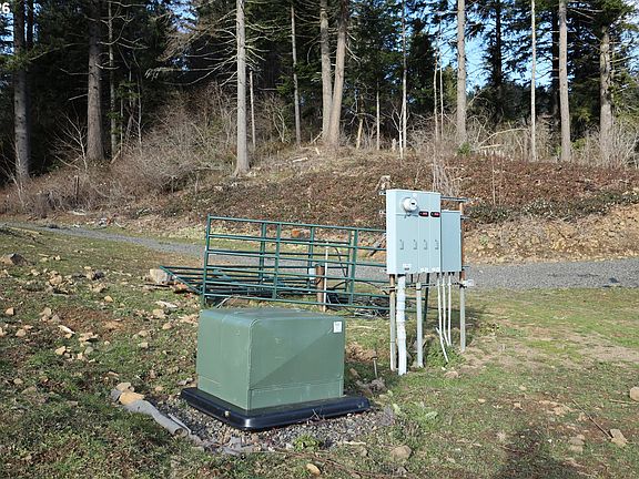 5th image of 562 Woodard Creek Rd