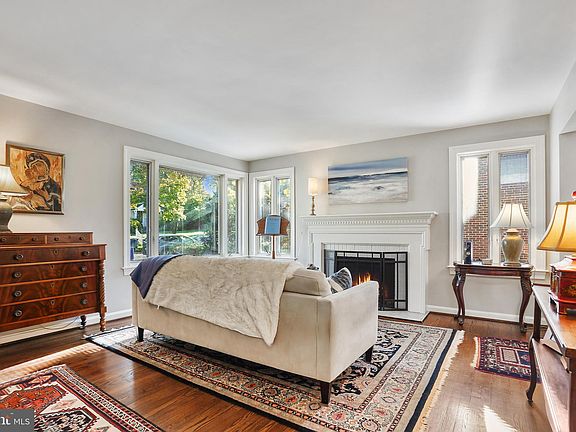 4th image of 9308 Adelaide Dr