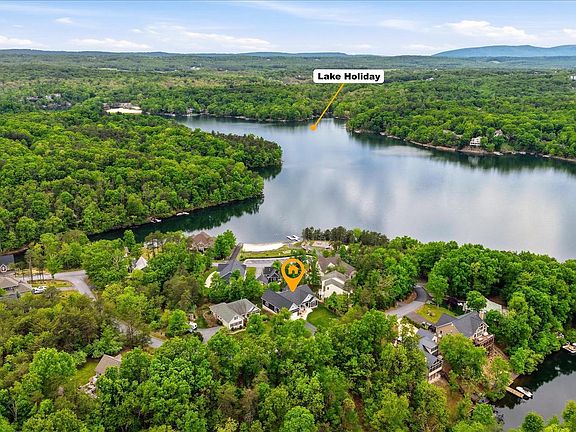 4th image of 516 Sleigh Dr
