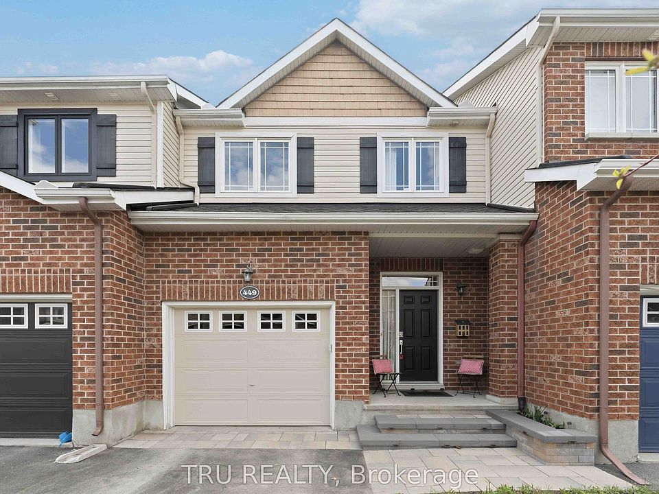 1st image of 449 Celtic Ridge Cres