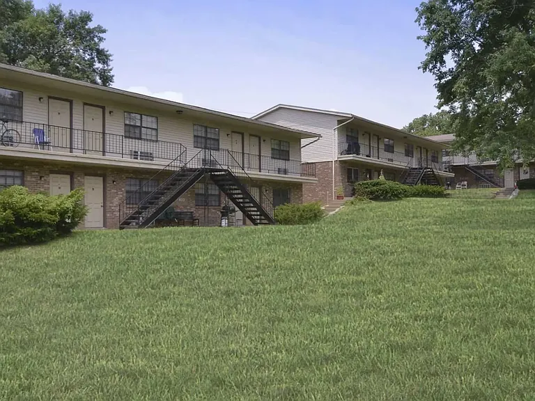 Westwood Apartments — Photo 21