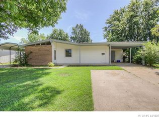 414 Meadowbrook Ln, Bartlesville, OK 74003