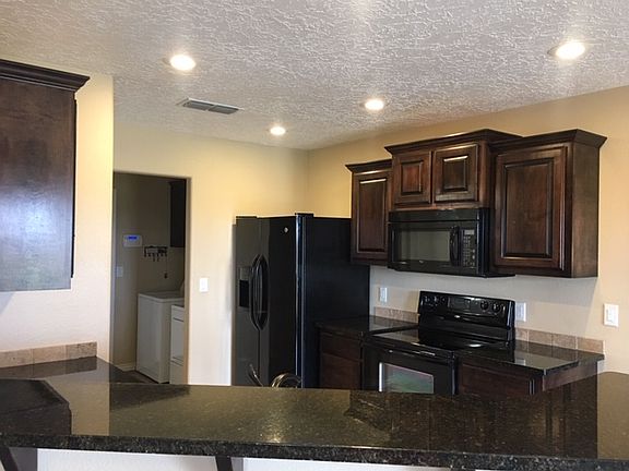 5th image of 2420 Flagstone Dr