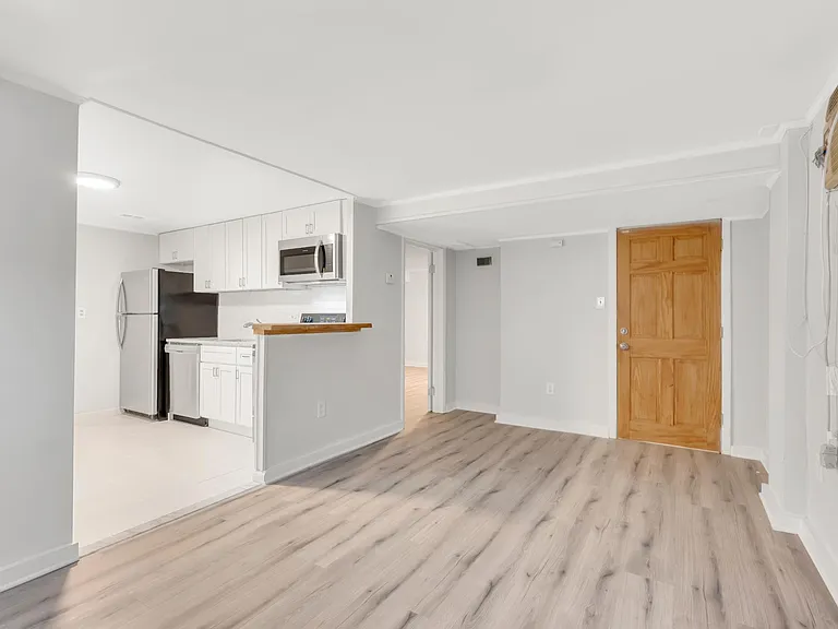 520 N Garfield St #1 — Photo 6
