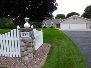 1839 Sylvan Dr, Green Bay, WI 54313