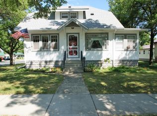 324 W Church St, Belle Plaine, MN 56011