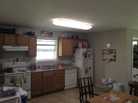 4th image of 210 N Highland St