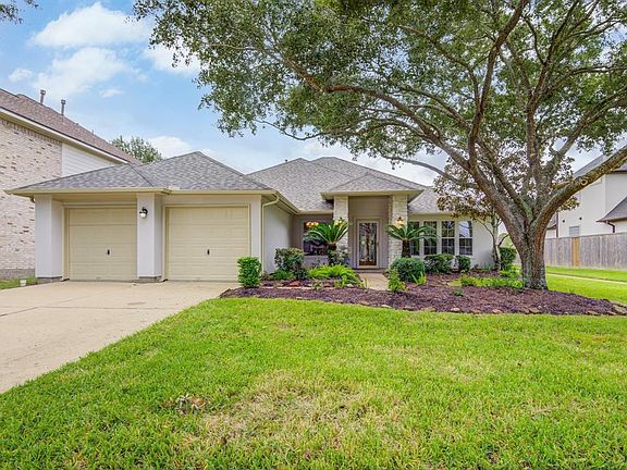 2nd image of 1489 Garden Lakes Dr