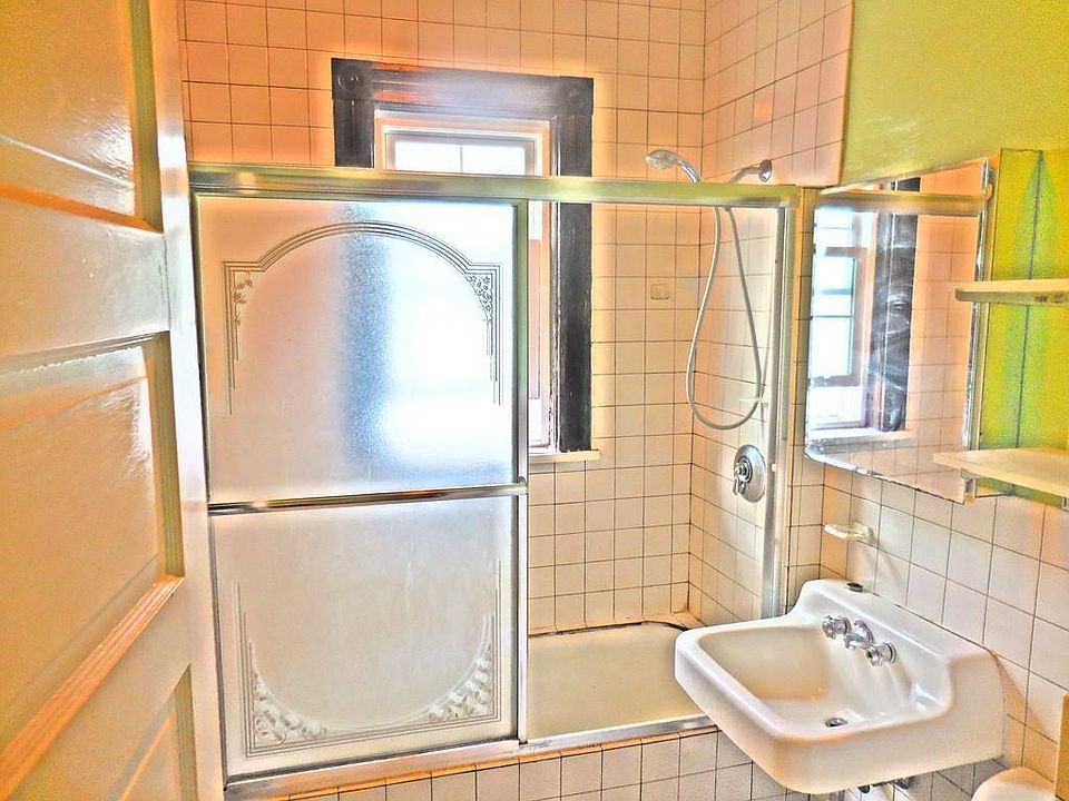 2nd image of 41 Pleasant St APT 3