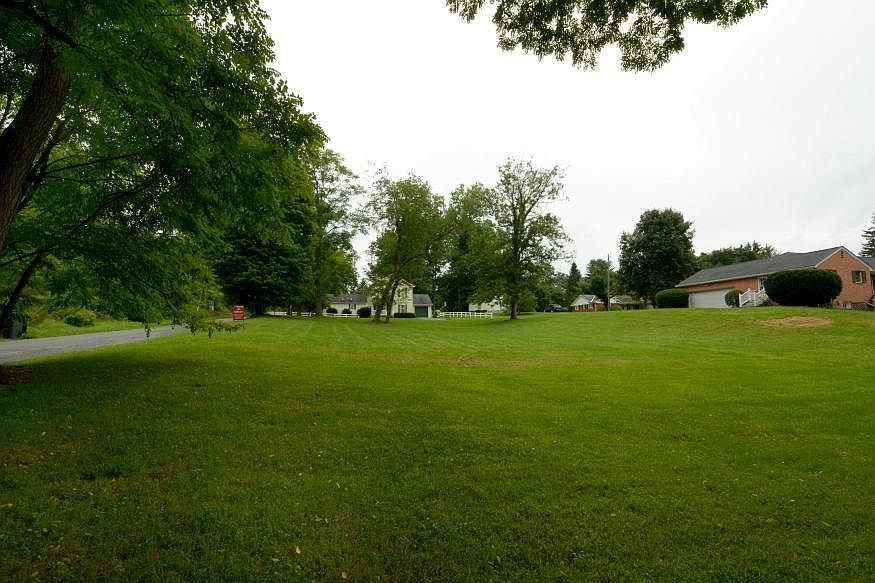 2nd image of 173 Lightner Ave