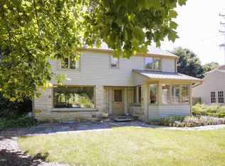 3021 Duchess Dr, Kalamazoo, MI 49008