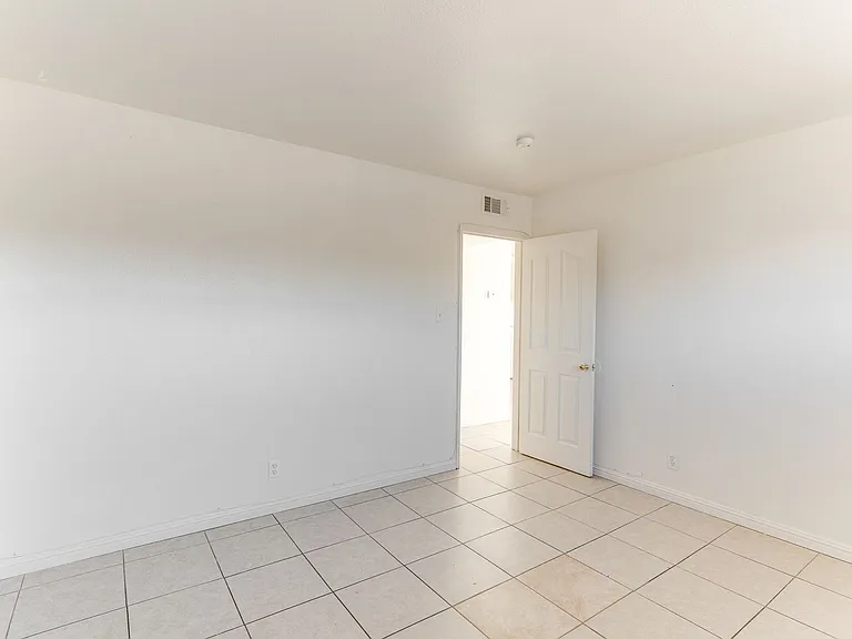 3370 Athens St #4 — Photo 8