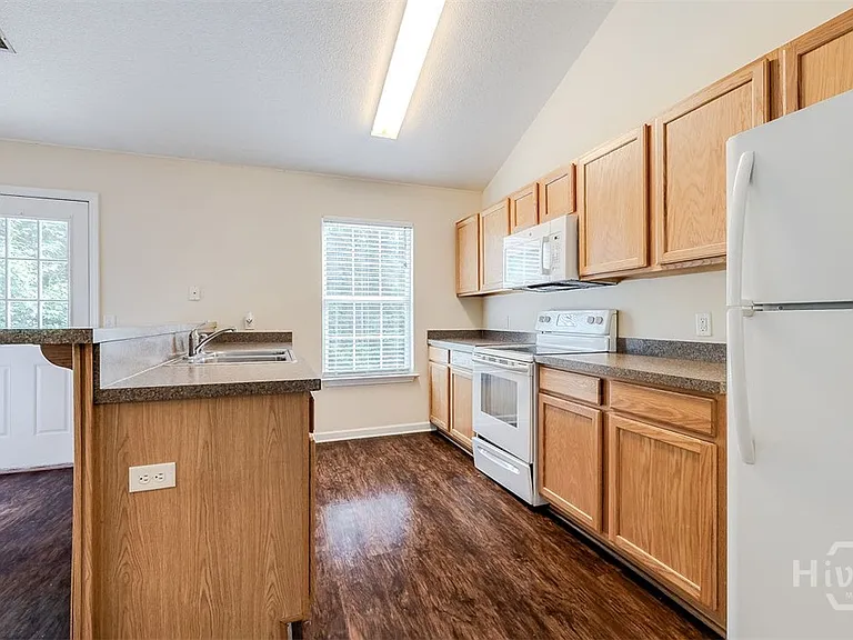 302 Shadowbrook Dr — Photo 9