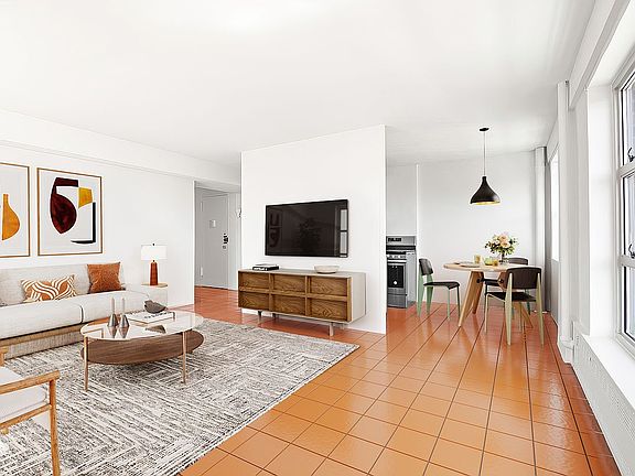 2nd image of 80 La Salle St APT 17C