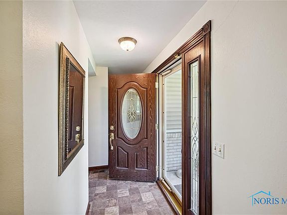 5th image of 1838 Cherrylawn Dr