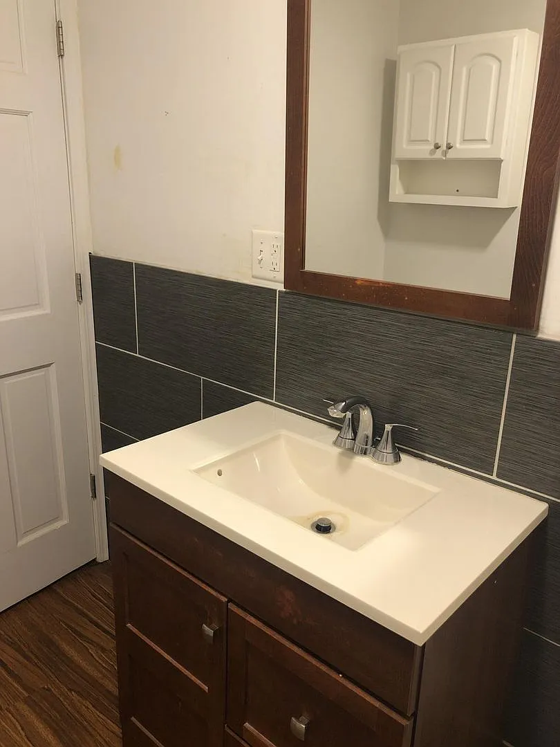 1202 Chandler St. — Photo 2