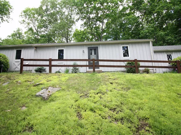 77 Scenic View Drive APT 17, Deep River, CT 06417