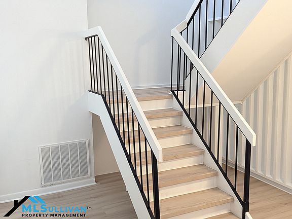 5th image of 4100 Five Oaks Dr #15-1